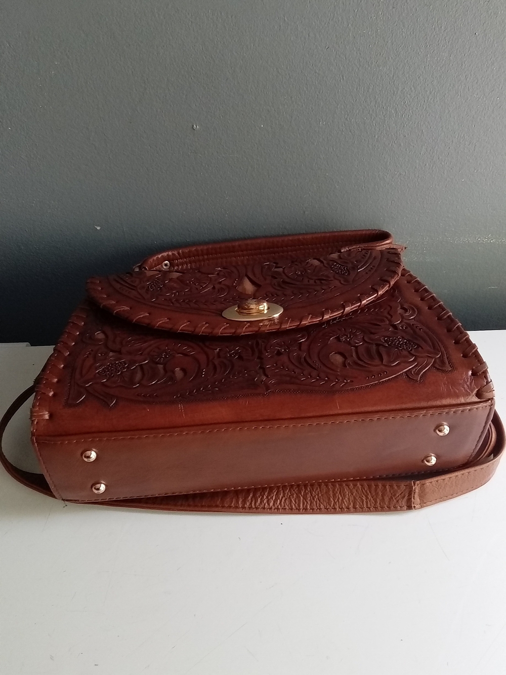 Vintage Hand Tooled Leather Floral Crossbody Bag Cognac Brown Whipstitch Detail - Picture 7 of 7